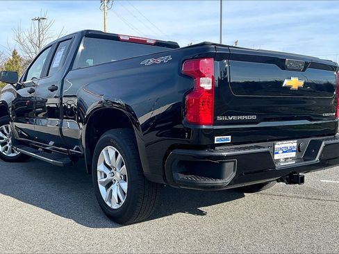 Used 2025 Chevrolet Silverado 1500 Custom image 6