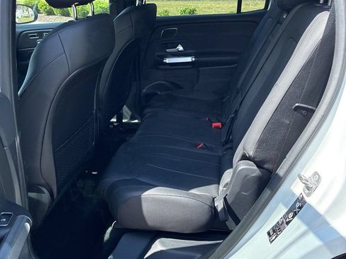 Used 2024 Mercedes-Benz GLB 250 4MATIC w/ Driver Assistance Package image 6