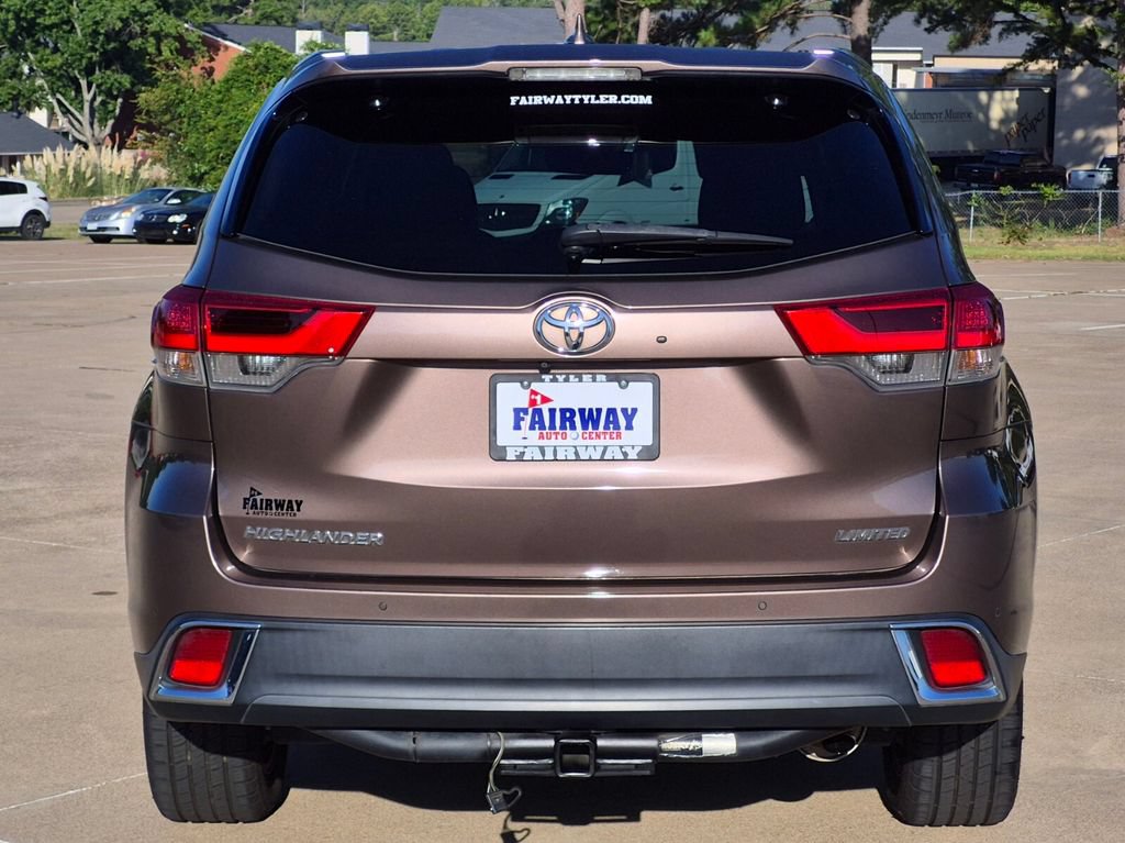 Used 2019 Toyota Highlander Limited FWD image 5