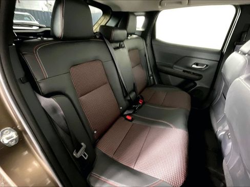 Certified 2025 Nissan Kicks SR FWD image 32
