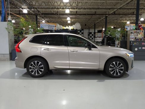 Used 2024 Volvo XC60 B5 Plus w/ Protection Package Premier AWD/4WD image 7