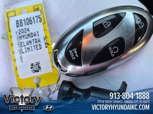 Used 2024 Hyundai Elantra Limited FWD image 30