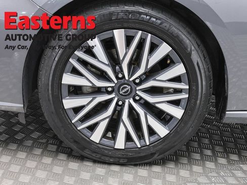 Used 2024 Nissan Altima 2.5 SV FWD image 32