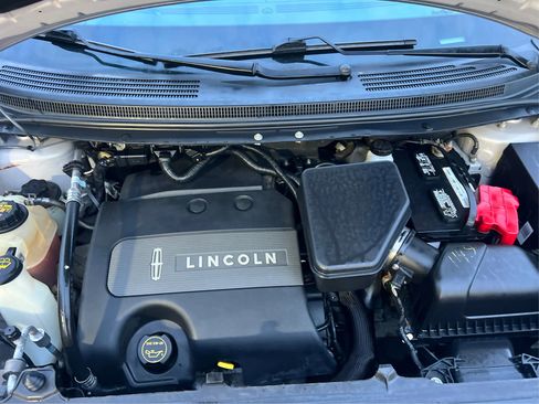 Used 2013 Lincoln MKX AWD image 23