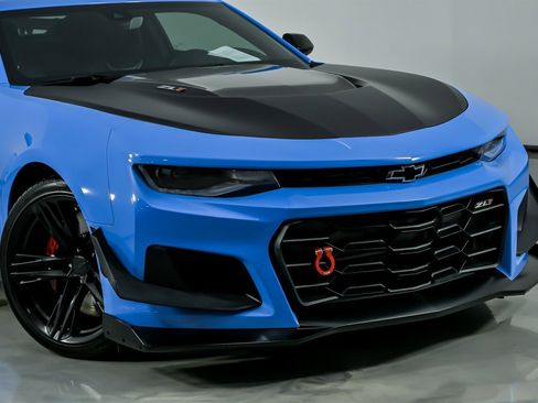 Used 2022 Chevrolet Camaro ZL1 image 3