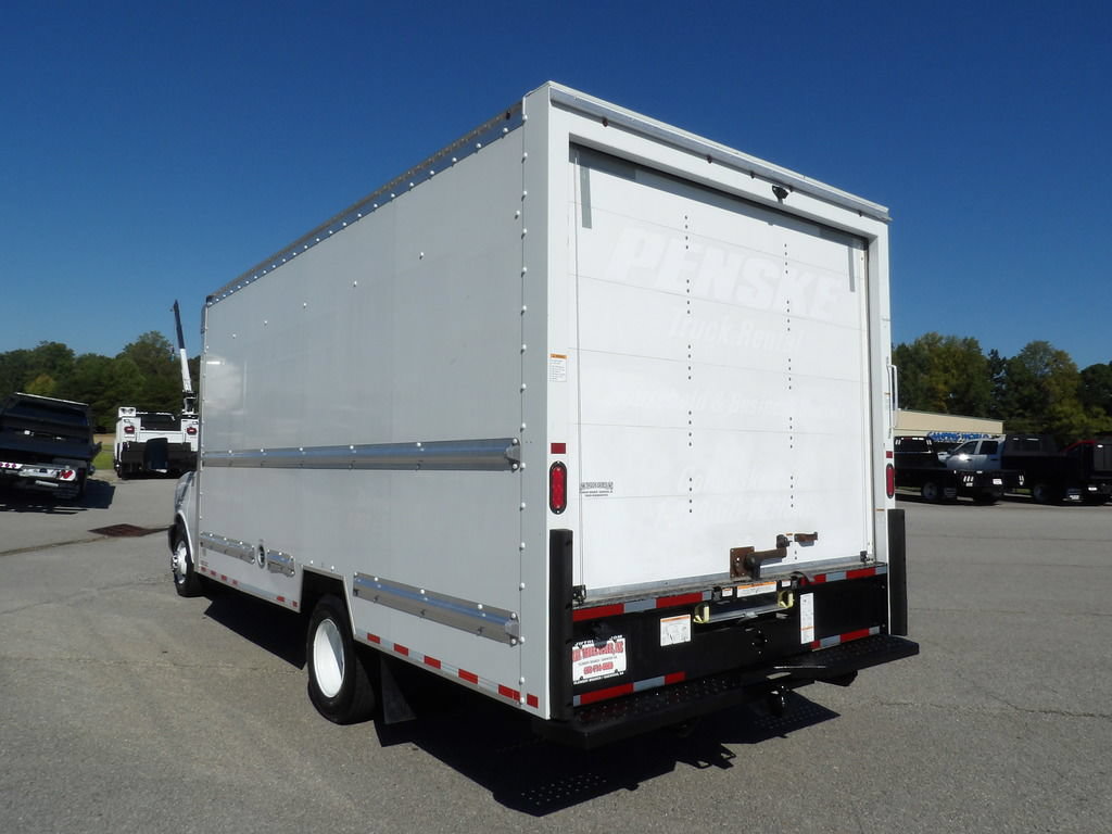 Used 2021 GMC Savana 3500 Extended w/ Power Convenience Package RWD image 5