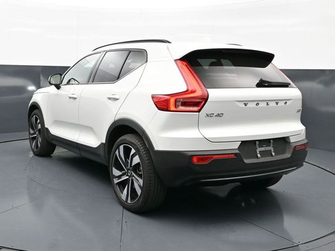 Used 2025 Volvo XC40 B5 Plus AWD/4WD image 5