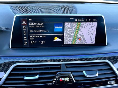 Used 2022 BMW 740i w/ Luxury Rear Seating Package image 30