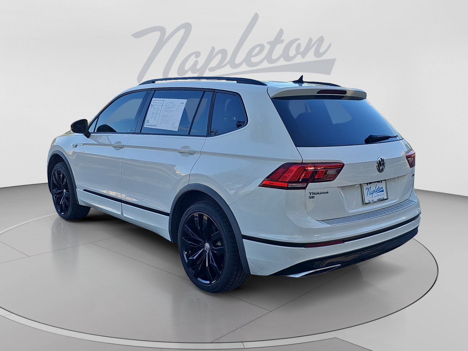 Used 2021 Volkswagen Tiguan SE R-Line AWD/4WD image 3