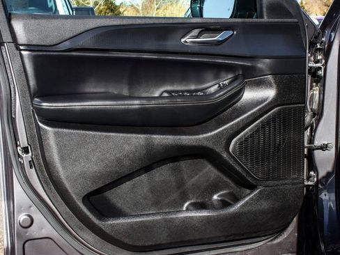 Used 2024 Jeep Grand Cherokee L Laredo image 8