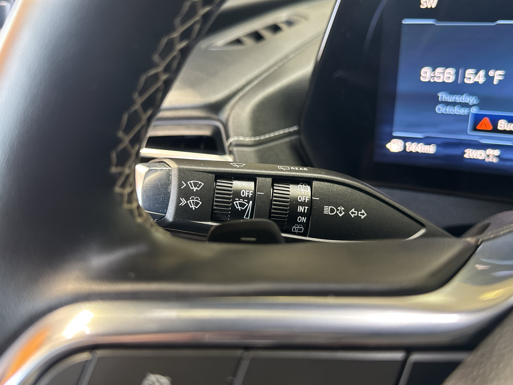Used 2025 Chevrolet Traverse Z71 w/ LPO, Floor Liner Package AWD/4WD image 25