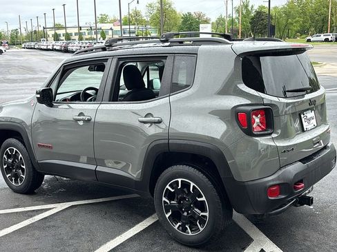 Used 2023 Jeep Renegade Trailhawk w/ Sun/Sound Group AWD/4WD image 4