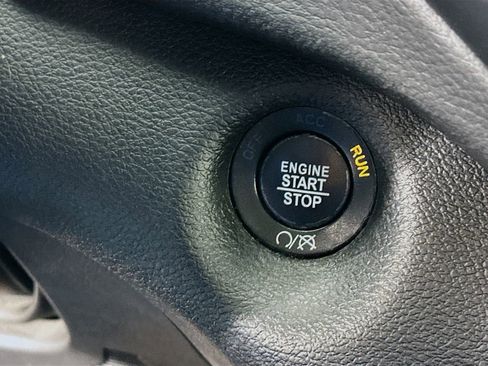 Used 2019 Jeep Cherokee Trailhawk w/ Cold Weather Group image 20