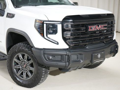 Used 2024 GMC Sierra 1500 AT4X image 13