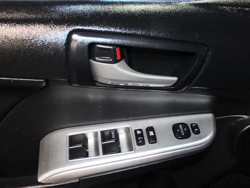 Used 2014 Toyota Camry SE FWD image 9