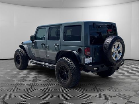 Used 2014 Jeep Wrangler Unlimited Sahara w/ Connectivity Group AWD/4WD image 3