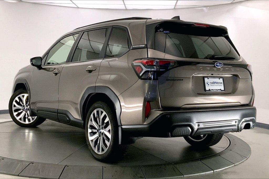 Used 2025 Subaru Forester Touring AWD/4WD image 10