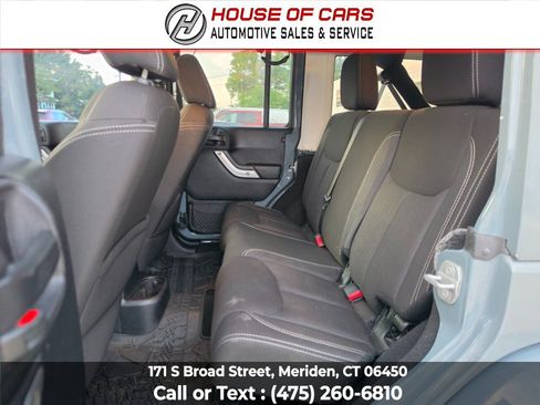 Used 2014 Jeep Wrangler Unlimited Sahara w/ Max Tow Package AWD/4WD image 34