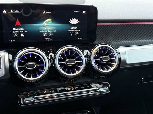 Used 2022 Mercedes-Benz GLB 250 4MATIC image 39