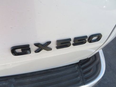 Used 2024 Lexus GX 550 Overtrail image 17
