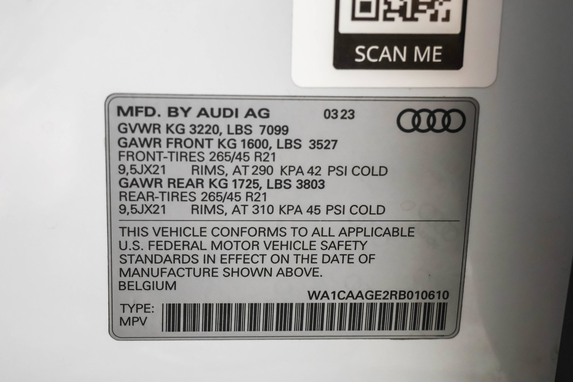 Used 2024 Audi Q8 e-tron Premium Plus w/ Premium Plus Package AWD/4WD image 50