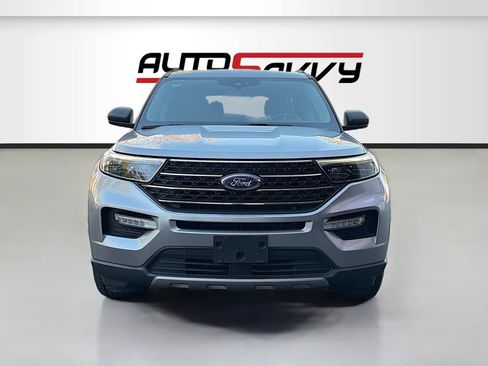 Used 2021 Ford Explorer XLT w/ Equipment Group 202A RWD image 2