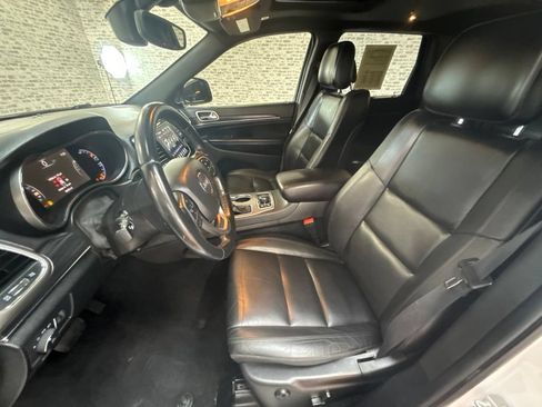 Used 2022 Jeep Grand Cherokee Limited AWD/4WD image 25