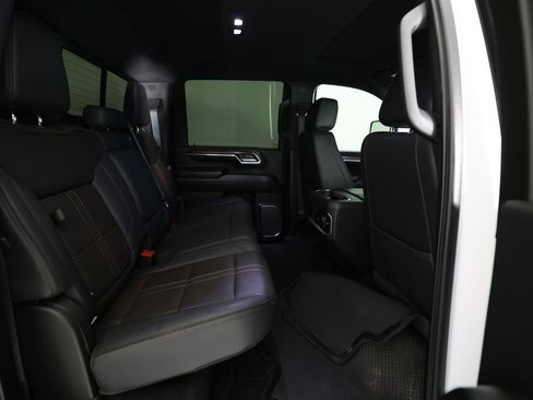 Used 2024 Chevrolet Silverado 2500 High Country w/ Technology Package AWD/4WD image 12