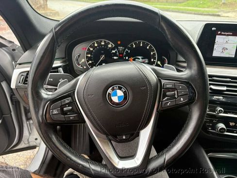 Used 2018 BMW 530i RWD image 10