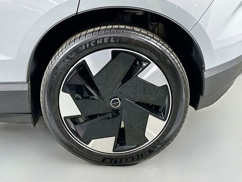 New 2025 Volvo EX30 Plus w/ Protection Package Premier image 30