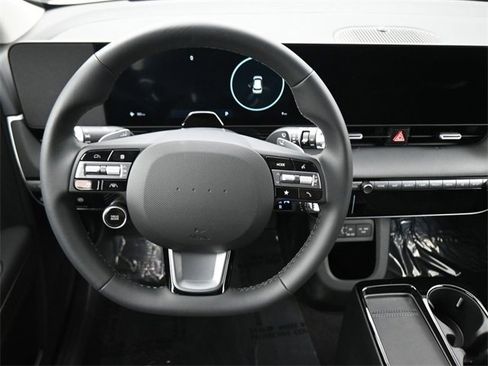 New 2025 Hyundai Ioniq 5 SE image 13