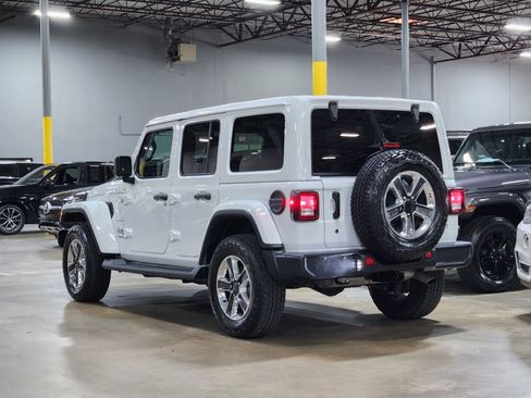 Used 2019 Jeep Wrangler Unlimited Sahara AWD/4WD image 6