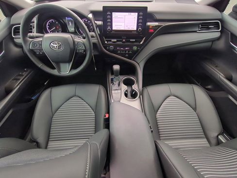 Used 2023 Toyota Camry SE image 10