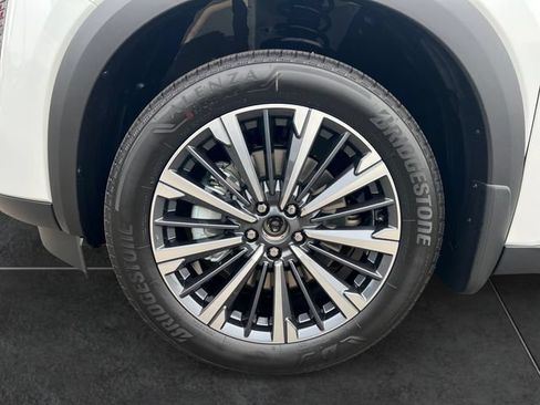 New 2026 Nissan Pathfinder Platinum w/ Cargo Package AWD/4WD image 9