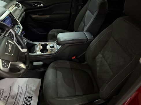 Used 2021 GMC Acadia SLE w/ Driver Convenience Package FWD image 17