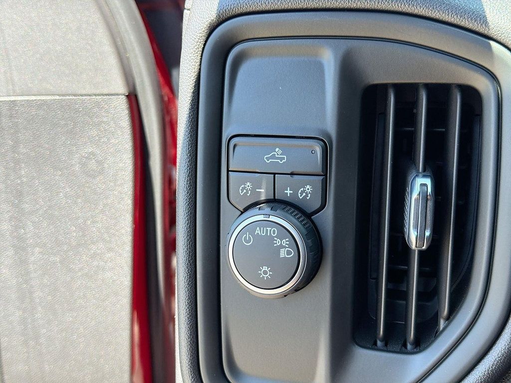 Used 2021 Chevrolet Silverado 1500 Custom RWD image 14
