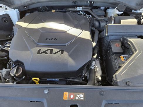 Used 2023 Kia Telluride EX w/ EX Captain's Chair Package image 32