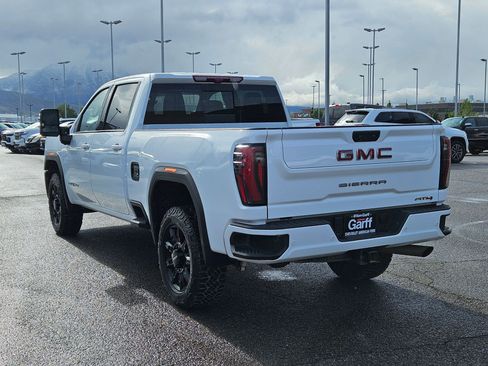 Used 2024 GMC Sierra 2500 AT4 w/ Technology Package AWD/4WD image 5