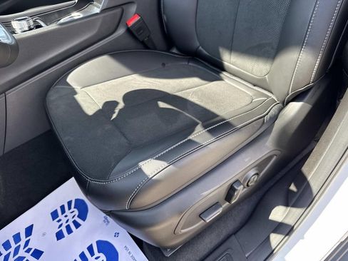 New 2025 Jeep Grand Cherokee Altitude image 33