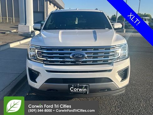 Used 2018 Ford Expedition XLT w/ Equipment Group 201A AWD/4WD image 6
