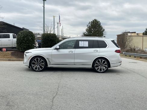 Used 2024 BMW X7 xDrive40i w/ Premium Package image 15
