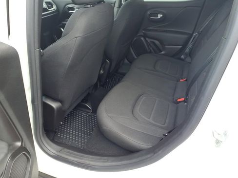 Used 2022 Jeep Renegade Latitude AWD/4WD image 12