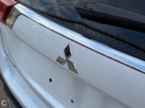 Used 2020 Mitsubishi Outlander ES image 7