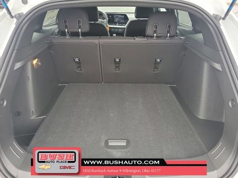 New 2026 Chevrolet Trax RS w/ Sunroof Package FWD image 9