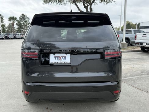 Used 2024 Land Rover Discovery Dynamic SE image 6