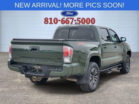 Used 2022 Toyota Tacoma TRD Sport w/ Technology Package image 3