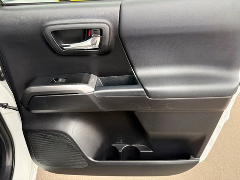 Used 2020 Toyota Tacoma TRD Off-Road w/ TRD Premium Off Road Package image 21