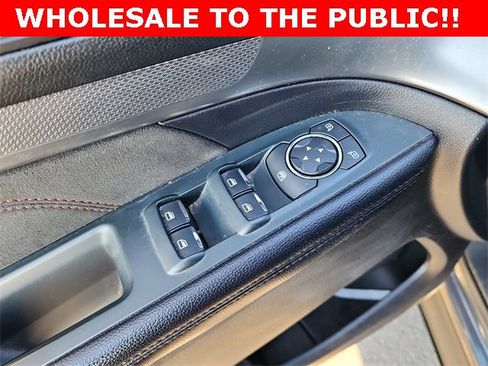 Used 2018 Ford Explorer XLT w/ Equipment Group 202A image 11