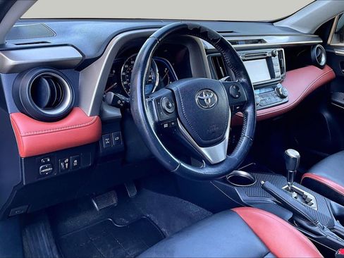 Used 2014 Toyota RAV4 Limited AWD/4WD image 18
