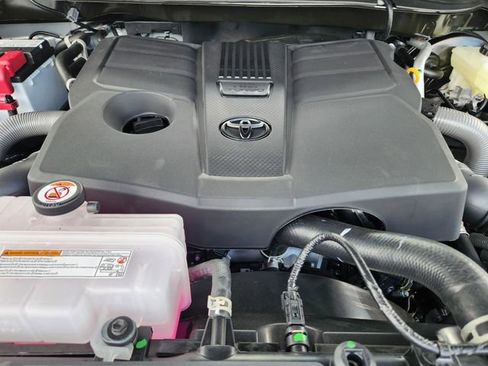 New 2026 Toyota Tundra Limited AWD/4WD image 24